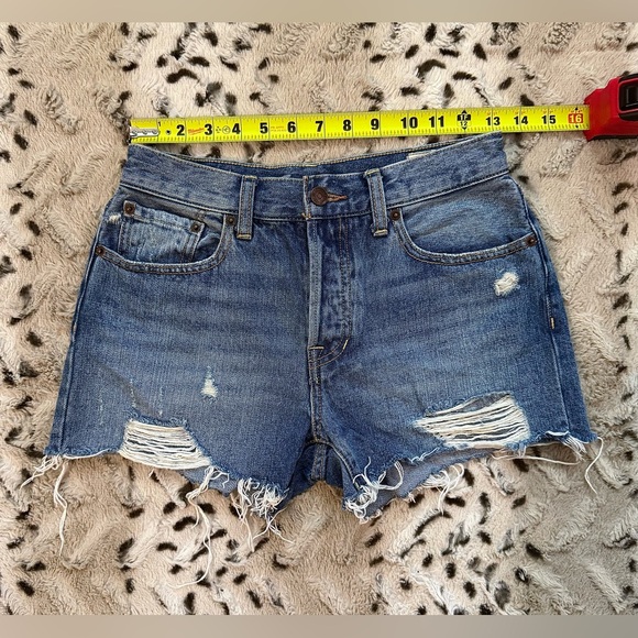 WE THE FREE Sofia Shorts Denim Cut-Off Mid Rise Distressed Button Fly Women's 25 - Picture 6 of 9